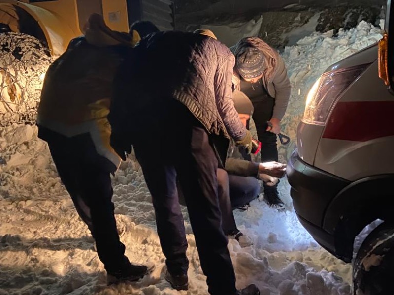 Sağlık çalışanları üç saatlik çalışmayla hastaya ulaşabildi.